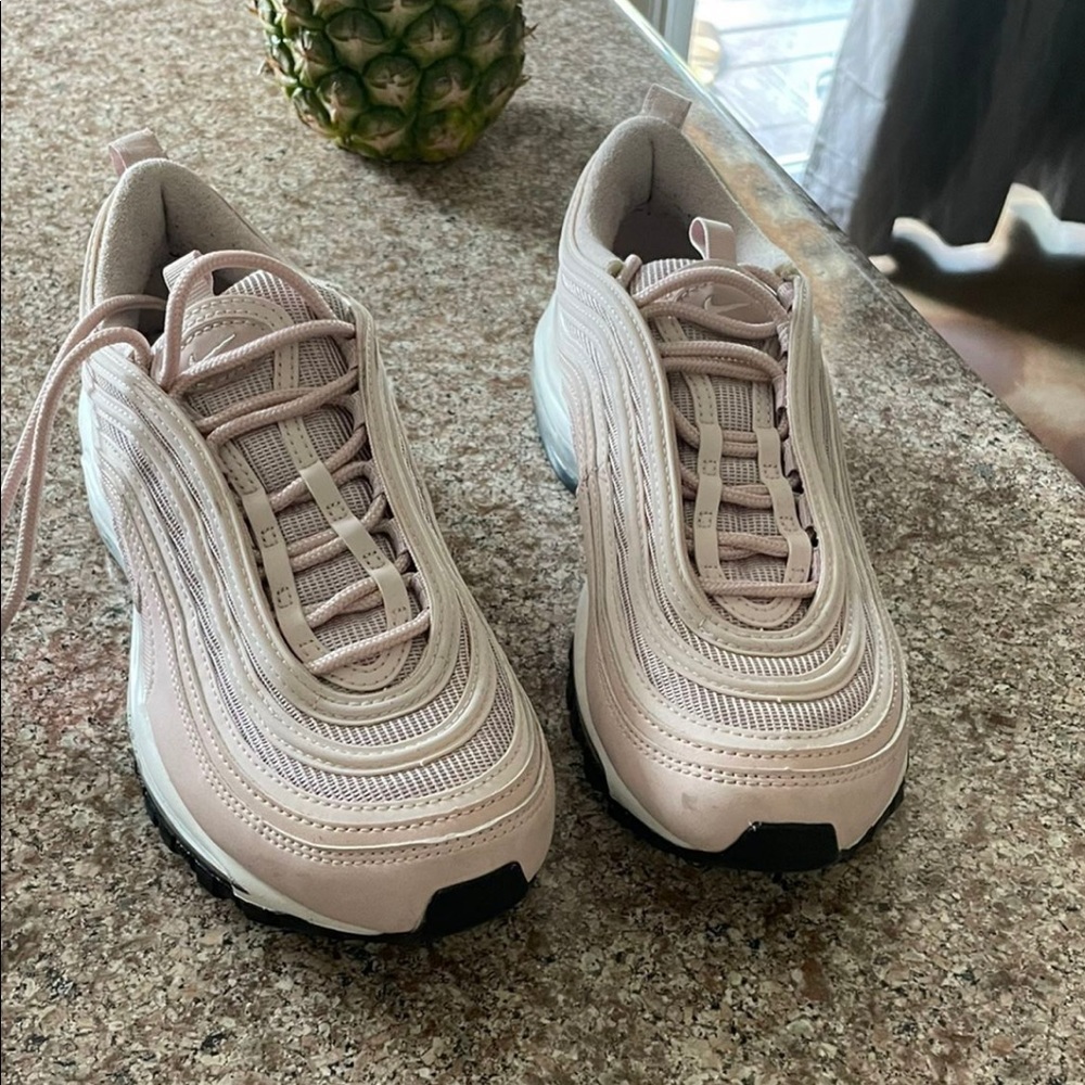 Women’s Nike Air Max 97 Size 7